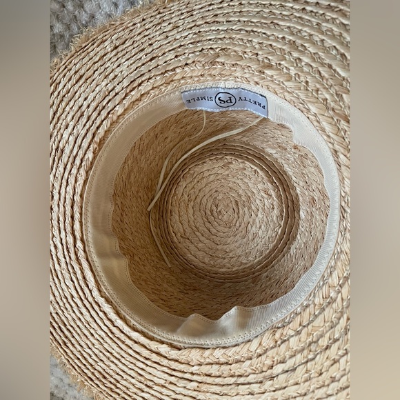 Straw Hat with Black Ribbon by Pretty Simple, wide brim - Picture 4 of 5